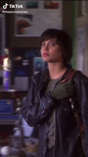 movie is foxfire (1996) #angelinajolie #foryou #foxfire #fyp #edit