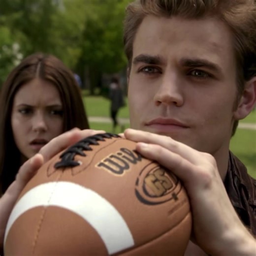 fine shyts // Stefan Salvatore and Clark Kent // #stefansalavtore #clarkkent #smallville #thevampirediaries #fyp