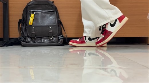 𝗥𝗮𝗵𝘂𝗹 𝗦𝘄𝗮𝗿𝗻𝗸𝗮𝗿🇳🇵🇮🇳 on Instagram: "Air Jordan1❌Marvel “Spider Man” • • • #explorepage #nikeairjordan #trending #viralvideos #fypシ"