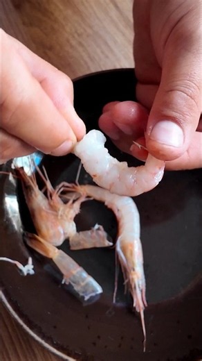 KARİDESİ İĞNEYE BÖYLE TAK! | HOW TO HOOK SHRIMP LIKE A PRO!