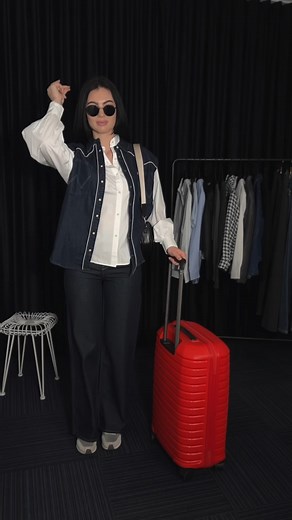 47 reactions · 12 shares | Cât de simplu e să transformi un outfit basic în unul care întoarce toate privirile? Un strat de denim, câteva accesorii și boom  — ești gata să ieși în evidență! Descoperă piesele calitative de la brandurile de top Lee și Wrangler în magazinul din: CC Shopping MallDova, etajul 1, sau online pe shop.aridon.md. | Lee Wrangler Moldova | Facebook