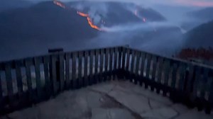 Viewer video shows a large fire on Backus Mountain across from the main Grandview overlook in the New River Gorge. https://wchstv.com/news/local/large-forest-fire-reported-near-popular-new-river-gorge-overlook | WCHS Eyewitness News