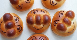 Anpanman making sweet red bean bread