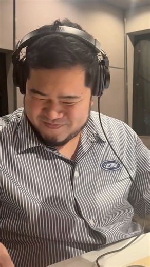 GURU GURU! | 🌀GURU GURU!ハイライト🌀 10/29(水) この日のテーマは【トライアンドエラーしてこっ！】 #松井ケムリ がトライアンドエラーしているのは「カフの操作」📻 まだ忘れちゃうこともありますが、GURU GURU!で慣れていってくださいね😘... | Instagram