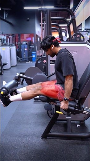 Carve your Body with Leg Extensions ⚠️ #quads