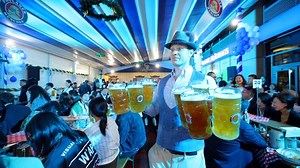 12K views · 51 reactions | Enjoy authentic German beer culture at the 2024 edition of the Oktoberfest Beijing, which will last until Oct. 27. #GLOBALink | China Xinhua News | Facebook