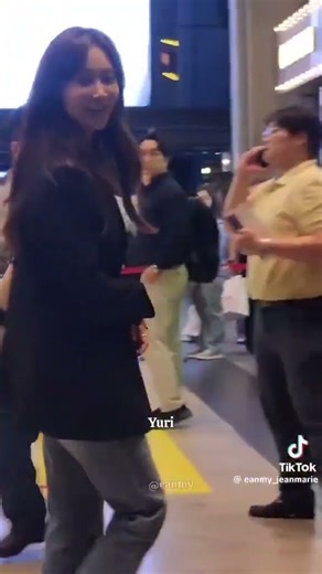 Girls’ Generation Yuri – preview from the “The Boss” movie premierYuri #GirlsGeneration #유리