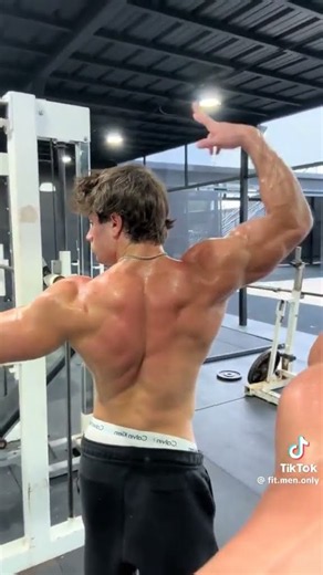 #muscle #hunk #gym #hot #men #gay Gay hunks men rock hard at the gym #flexing