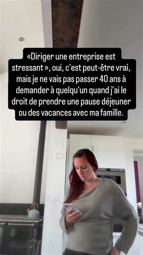 Entreprendre peut être stressant. Ne jamais décider pour soi l’est encore plus. Ne pas choisir ses horaires. Ne pas choisir ses pauses. Ne pas vraiment choisir son rythme. Je n’ai pas changé de direction pour “vivre sans effort”. Je l’ai fait pour reprendre le contrôle, en comprenant comment ça fonctionne. Code Liberté est une formation en marketing digital pensée pour les débutantes. Elle explique pas à pas comment fonctionne un business en ligne, comment créer ses propres offres et construire 