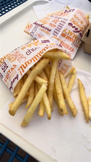 Bin auf Diät! Egal lecker Pommes und Hamburger essen 😋 Movie Park Germany (4K Short)