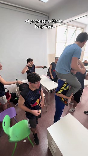 el himno se respeta #fyp #parati #futbol⚽️ #aula #losdelfondo