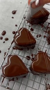 1.1M views · 22K reactions | Bakery ustensils and raw materials - see Link in Bio 療 Video made by: @tastyandamazing | SweetDeko | Facebook