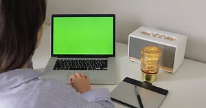 Femme d'affaires ayant une réunion de : vidéo de stock (100 % libre de droit) 1049541427 | Shutterstock