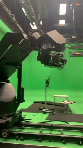 You just have to love the stability and precision of a classic—the Milo is still celebrated more than 30 years later for its pinpoint accurate and unbeleivably stable manoevers. Here, you can see it in action capturing the smallest figurines with consistent and smooth motion. Our admiration for this timeless system and its enduring utility is what inspired us to develop the ultimate upgrade: the Super Milo. We’re excited to see the incredible footage it too will capture for years to come. #Milo 