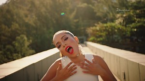 3.5K reactions · 152 shares | Anitta - Oh, Pretty Woman | Ipanema Sempre Nova 2019 | Sandálias Ipanema | Facebook