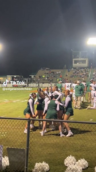 Making it look easy 🤑 #cheerleading #highschool #stunting #cheer