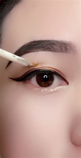 Simple Natural Eye Makeup | Eyeliner & Eyebrow Tutorial for Beginners