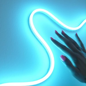 3.3K views · 43 reactions | Con Flex sei tu l'artista!  ­ Flex è un tubo LED flessibile: può essere modellato come desideri, per creare nuove figure ed effetti luminosi su ogni parete di casa tua. Preordinalo ora! https://www.twinkly.com/it/flex-luminal-park/ | Luminal Park | Facebook