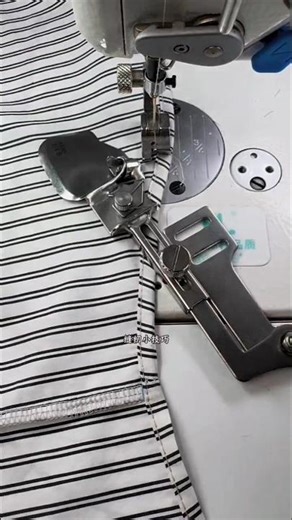 Automatic spring-loaded hem roller #versatileutensils #sewing #sewinghacks #sewingtutorial #shorts