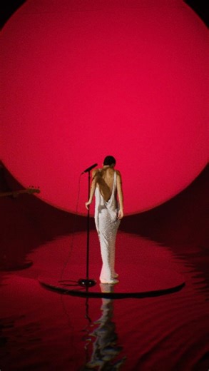 ZIVERT 👽 СЕМЬЯ on Instagram: "Zivert & @vk Акустика mood video вам под нарезку салатиков .) 👀 на VK видео и YouTube Directed by @directorvision General producers @mtiq2za @chekhlaaan My best ♥️ Musicians: @alexmcsimow @dmitry_chemyrev @dmitrytiouze @maratdrummer Style @smo.everyday Style assistant: @egishshiroyan @3ont1k @aaalenchiks Make up: @golaida Hair artist @kosykh_nikita_ С наступающим, братва 🌲"