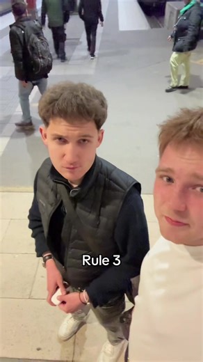 Roskillens TV-kanal: Rule 3, Carpe Diem