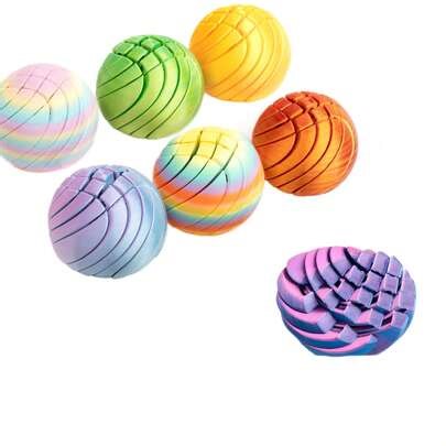 צעצוע הפגת מתחים כדורי זה, המודפס בתלת-ממד, מתאפיין במבנה תלת-ממדי חלק וגמיש, מה שהופך אותו לצעצוע הפגת לחץ אצבעות יצירתי ונייד. הוא מאמץ עיצוב כפול של הפגת לחץ אורקולית-ויזואלית, שניתן להשתמש בו כקישוט שולחן עבודה וגם מסייע בהפגת חרדה ומתח במשרד, מרגיע את הגוף והנפש. הוא מתאים מאוד כמתנת יום הולדת, מתנה לחג או מתנה למסיבה, ומהווה מתנה מצוינת. | SHEIN