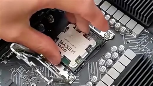 为什么宁愿「换主板」也不愿意修❓焊锡竟然能自动校正芯片