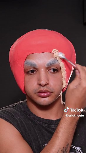 Essa foi a melhor maquiagem da moranguete que eu vi!! Por que não reproduzir?? Ainda tô chocado com o resultadoooo comentem muito pra parte 2 🍓 #sfxmakeup #maquiagem #creativemakeup #makeup #ai