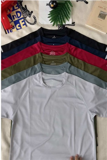 ¿Sabías que puedes entrenar y sentirte fresco al mismo tiempo? Esta camiseta es como el Wi-Fi de la ropa: rápido, confiable y te mantiene conectado con tu mejor versión. 😎🔥 ¿Estás listo para sudar con estilo?#tiktokmademebuyit #menclothing #tiktokshop #ootd #Camiseta