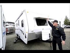 The RV Corral 2005 Arctic Fox 22M - 22'