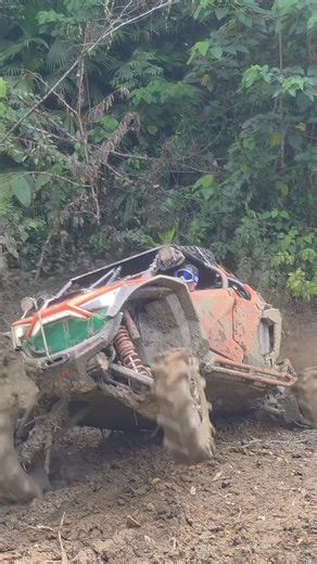 🔥 BARRA DE LUCES LED KC FLEX ERA® 10” 🔥 Iluminación potente con diseño premium y retroiluminación LED ámbar 💡 Perfecta para uso en carretera y off-road, de día o de noche, dando estilo y máxima visibilidad. 💰 Precio barra LED 10”: $2.500.000 COP 💰 Soporte para CAN-AM X3 17–25: $585.000 COP 🚚 Envíos a todo Colombia 📦 Pago contra entrega disponible 💳 Aceptamos tarjetas, transferencias y pagos electrónicos 📩 Escríbenos y eleva tu máquina al siguiente nivel ⚡🔥 #viralreelsシ #motivation #aut