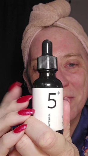 Perfect No5 for perfect skin! Helps with discolorations and dark spots. You NEED to try this if you haven't already. YesStyle code: DEBORAHKATE3 @numbuzin_global #numbuzin #numbuzinsquad #numbuzinserum #glutathione #hyperpigmentation #vitaminc #darkspots #skincare #kbeauty #koreanskincare #skincareroutine #skincaretips