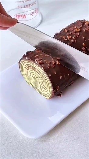 Chocolate Pistachio Crepe Roll Cake Recipe