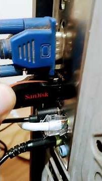 How to format a SanDisk USB drive on a computer.