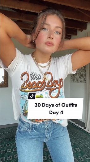 🐣Day 4🐣 You can never go wrong with jeans and a tee #30daysofoutfits #fyp #outfitinspo #outfitideas