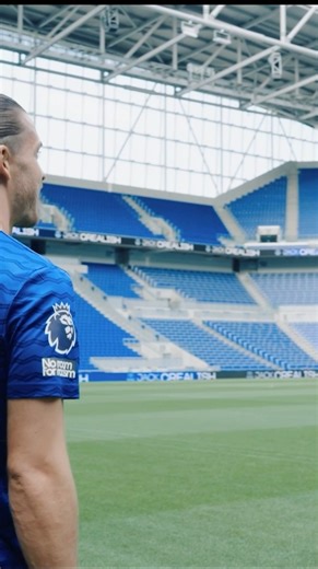 Getting familiar. 🤩🔵 The latest Unseen providing exclusive behind-the-scenes access to Jack Grealish’s first days at the Club is now live on YouTube! 🎥 | Everton Football Club