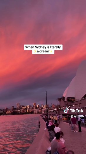 Sunset Over Sydney Harbour: A Dreamy Perspective