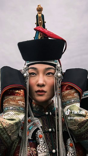 Exploring Traditional Mongolian Women's Costumes