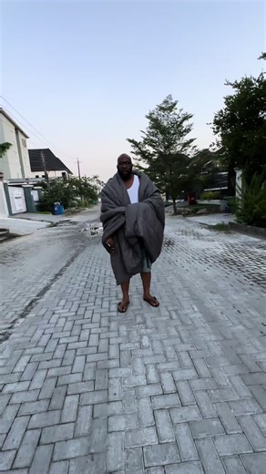 Woke up sleepy, still gass enter road. #OnTheRoad #Sweetnothings #outnow #AWSM