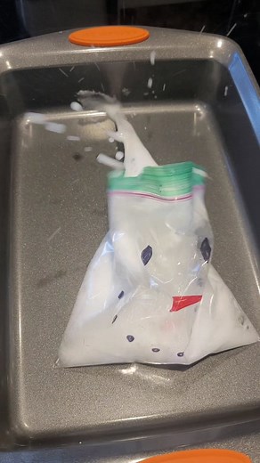 Ready to add some explosive fun to your winter activities? ❄️⛄️The simple exploding snowman experiment is perfect for kids and grown-ups alike! All you need is a few household items, a little creativity, a tray (or an outside space) for the big finale. 💥 🎨 Draw your snowman face 🧪Mix baking soda vinegar magic 💥Watch the explosion Try it out and let me know how you're snowman. Turns out in the comments, and don't forget to follow for more! ✨️ #explodingsnowman #WinterFun #KidsActivities #Scie