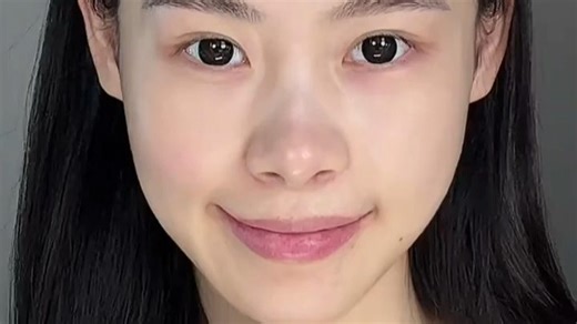 娇韵诗牛奶水乳，提升肌肤水分，光滑细嫩。