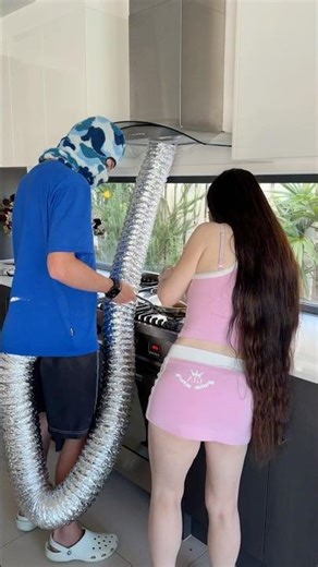 CAN YOU HELP ME GET TO 1M? 😱🥹 #youtubeshorts #funny #couple