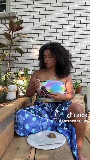 DIY Incense Making: A Spiritual and Botanical Guide