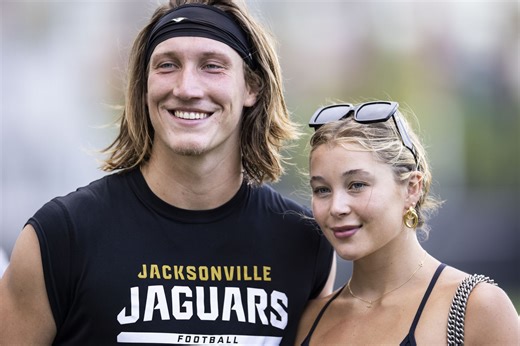 Trevor Lawrence's wife Marissa poses in monokini with her girl pals for "pool day"