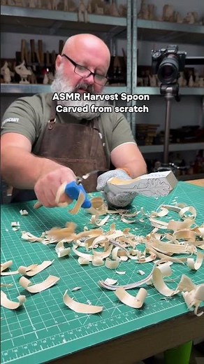 Want to carve a spoon this extra? Make it fall fabulous with our step-by-step guide🍂#SpoonCarving