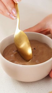 These Tiramisu Overnight Oats are super nourishing, delicious, and easy to make. The layer of creamy overnight oats, silken cacao, and coffee cream blend together with the yogurt and decadent chocolate to create a fabulous and delicious start to your day! If caffeine doesn't agree with you, or if you'd like to enjoy this dish as dessert at night, I'd suggest using a shot of decaf coffee (that's what we do). Recipe is in the comments 💕 | Plantbaes