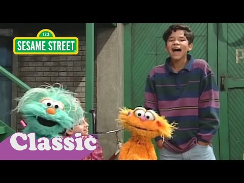 Everybody Say Hola Song with Rosita and Zoe | Sesame Street Classic