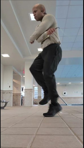 Running Crossover in Slow Motion Breakdown #jumprope #tutorial