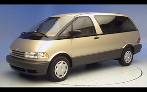 IIHS 1996 丰田普瑞维亚(大霸王) 40%偏置碰撞测试（多视角）_哔哩哔哩_bilibili