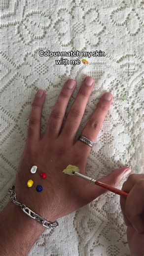 Using primary colours to match my skin tone! #painting #colour #colourmatch #skintone